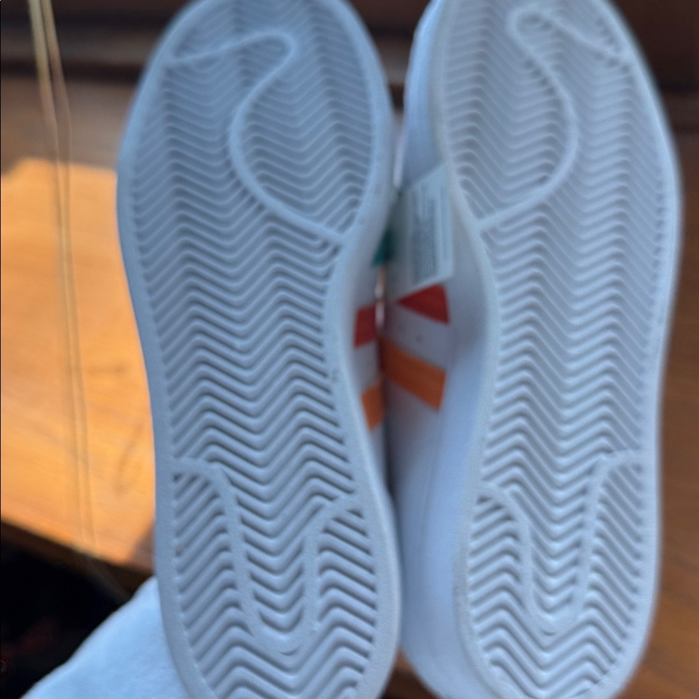 NWT Adidas Superstar size 9 - Picture 7 of 8